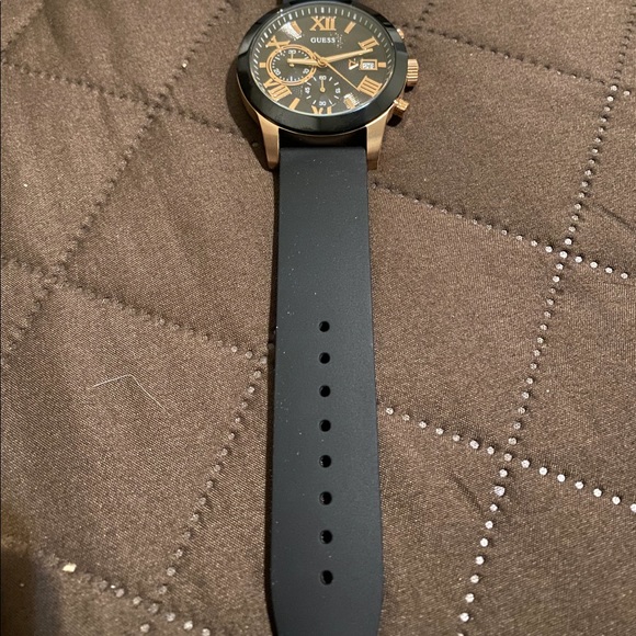 New Mens Guess Watch - Picture 3 of 5